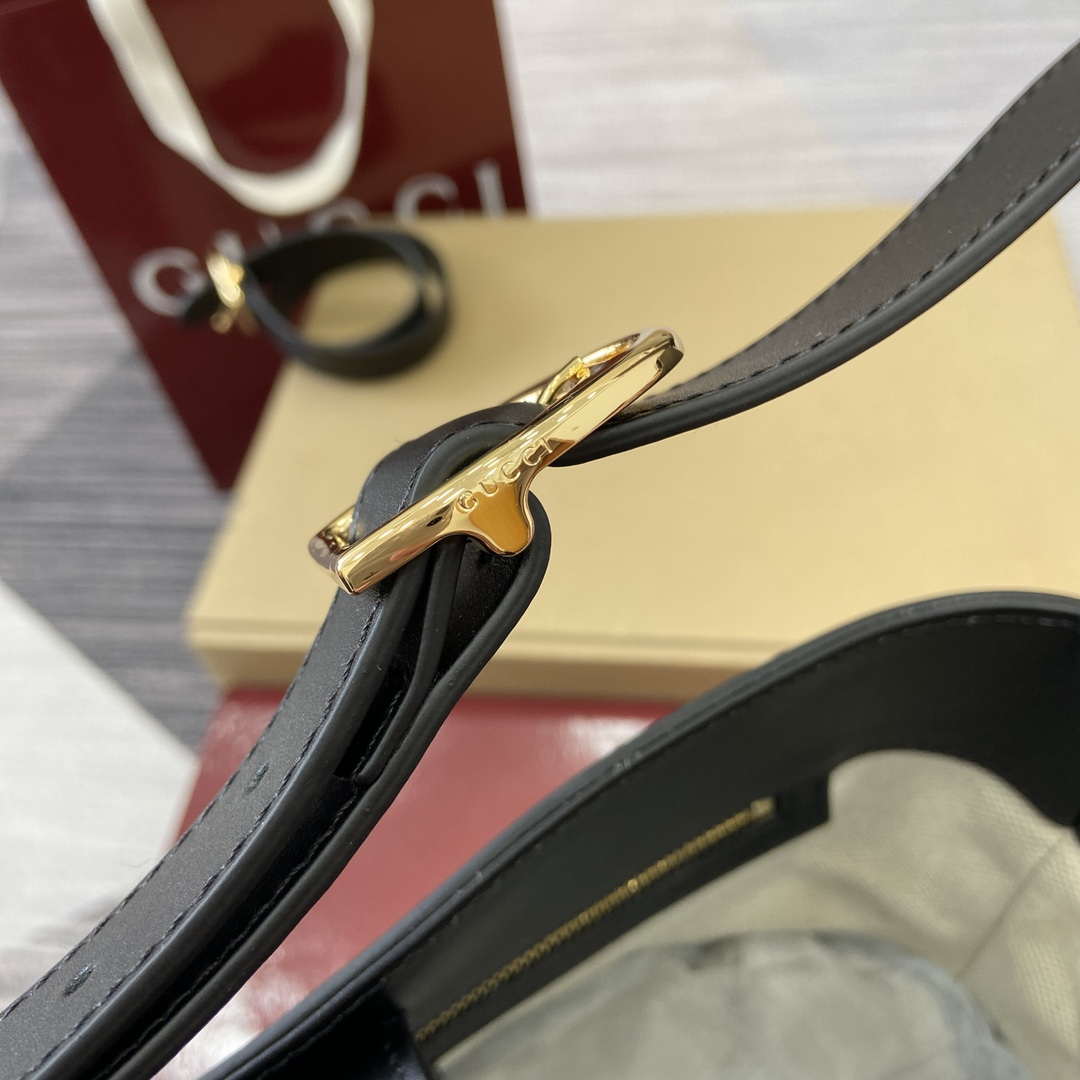 Gucci 833660 Gucci 73 Medium Bucket Bag Black smooth leather