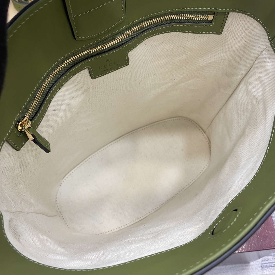 Gucci 833660 Gucci 73 Medium Bucket Bag Green Suede - Default Title - View 9