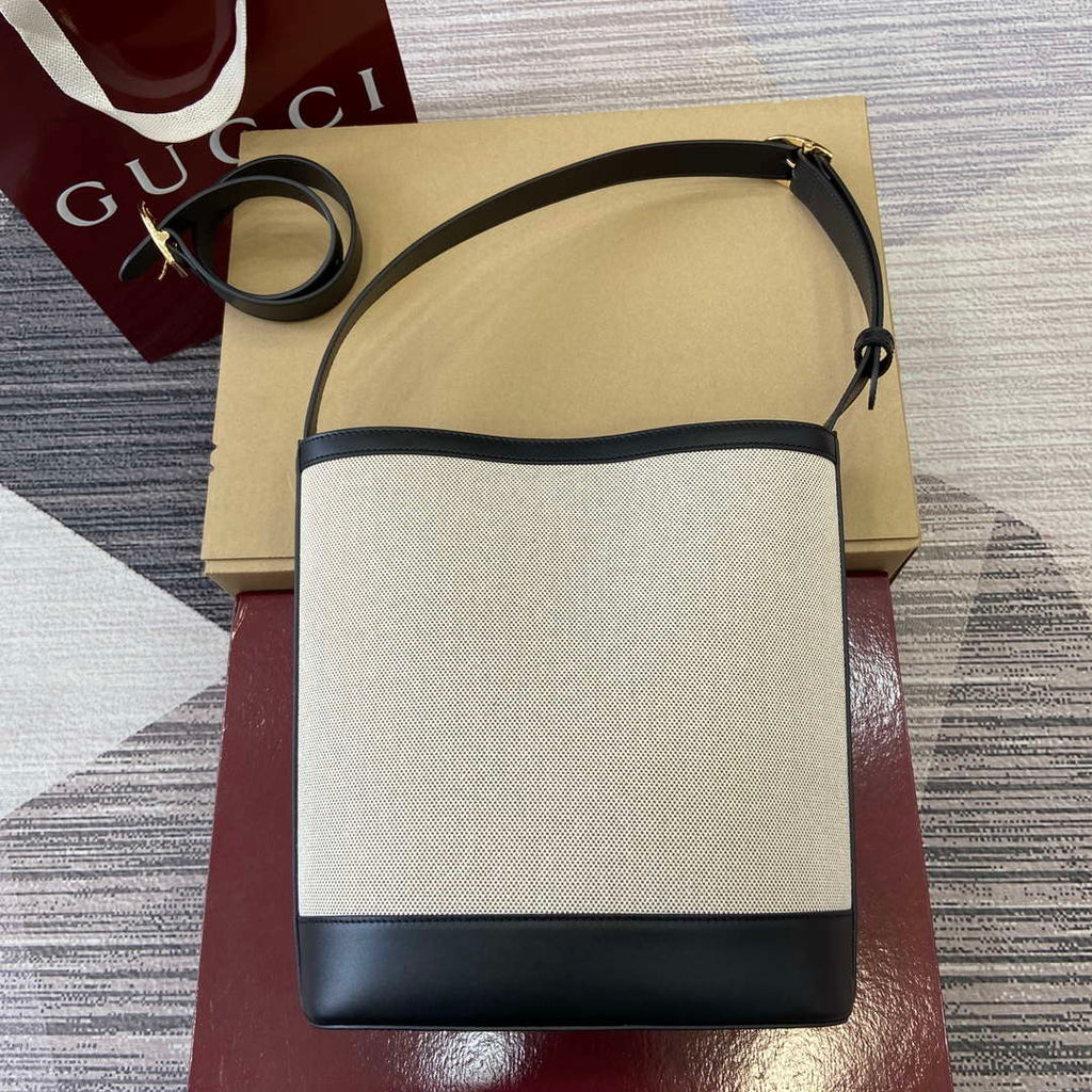 Gucci 833660 Gucci 73 Medium Bucket Bag Natural canvas