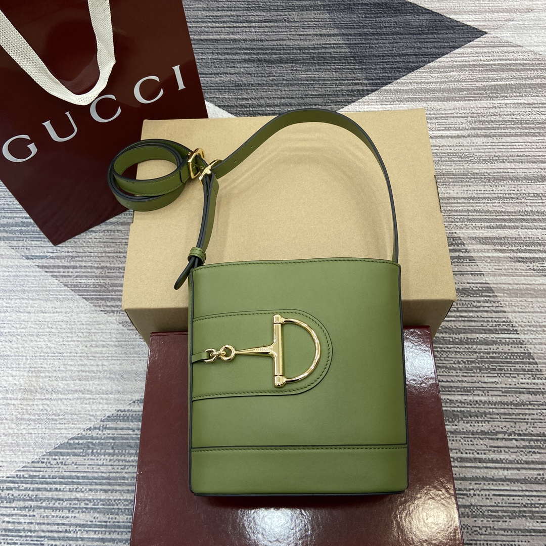 Gucci 833665 Gucci 73 Small Bucket Bag Green Leather - Default Title - View 1