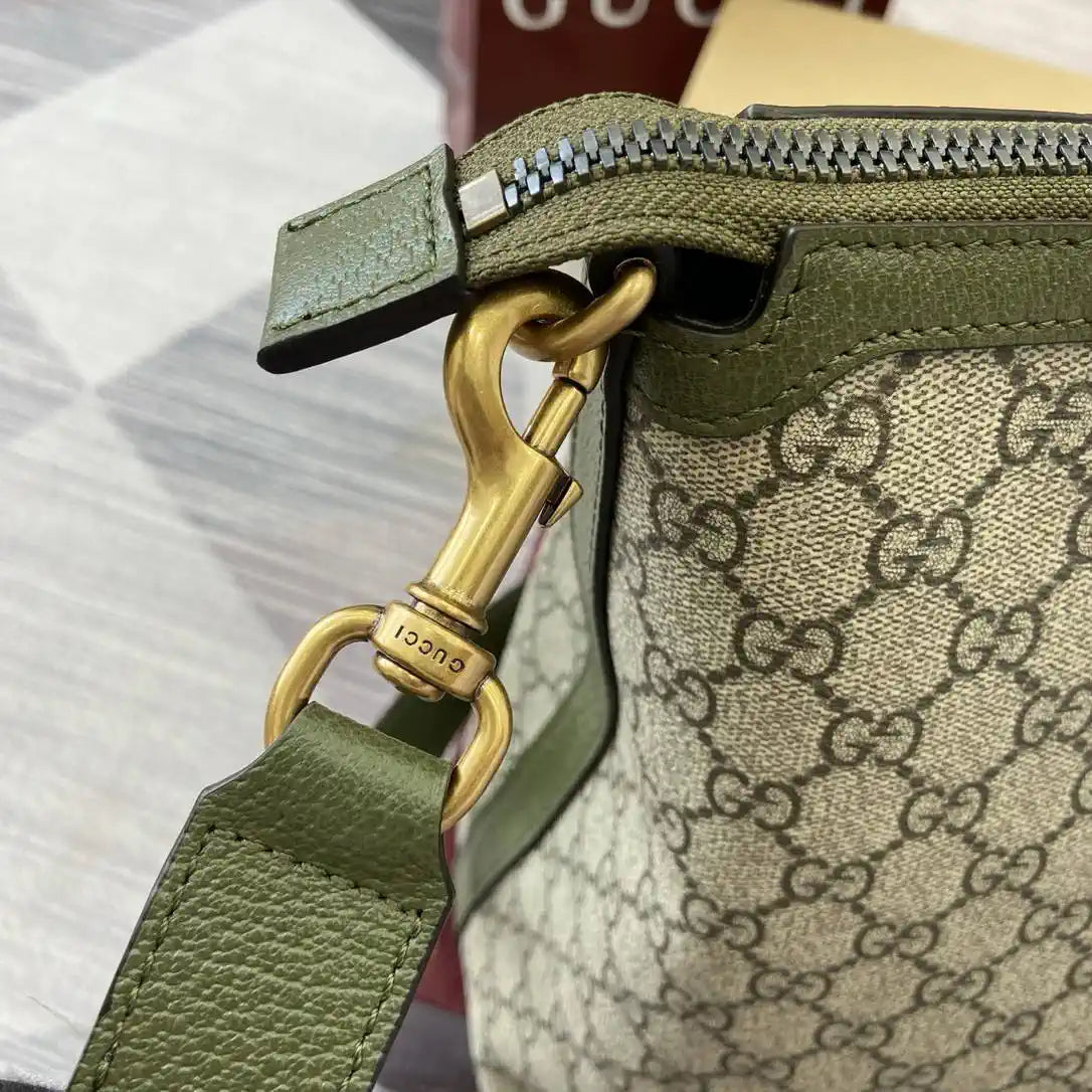 Gucci 834469 Gucci Savoy medium duffle bag beige and Green fabric