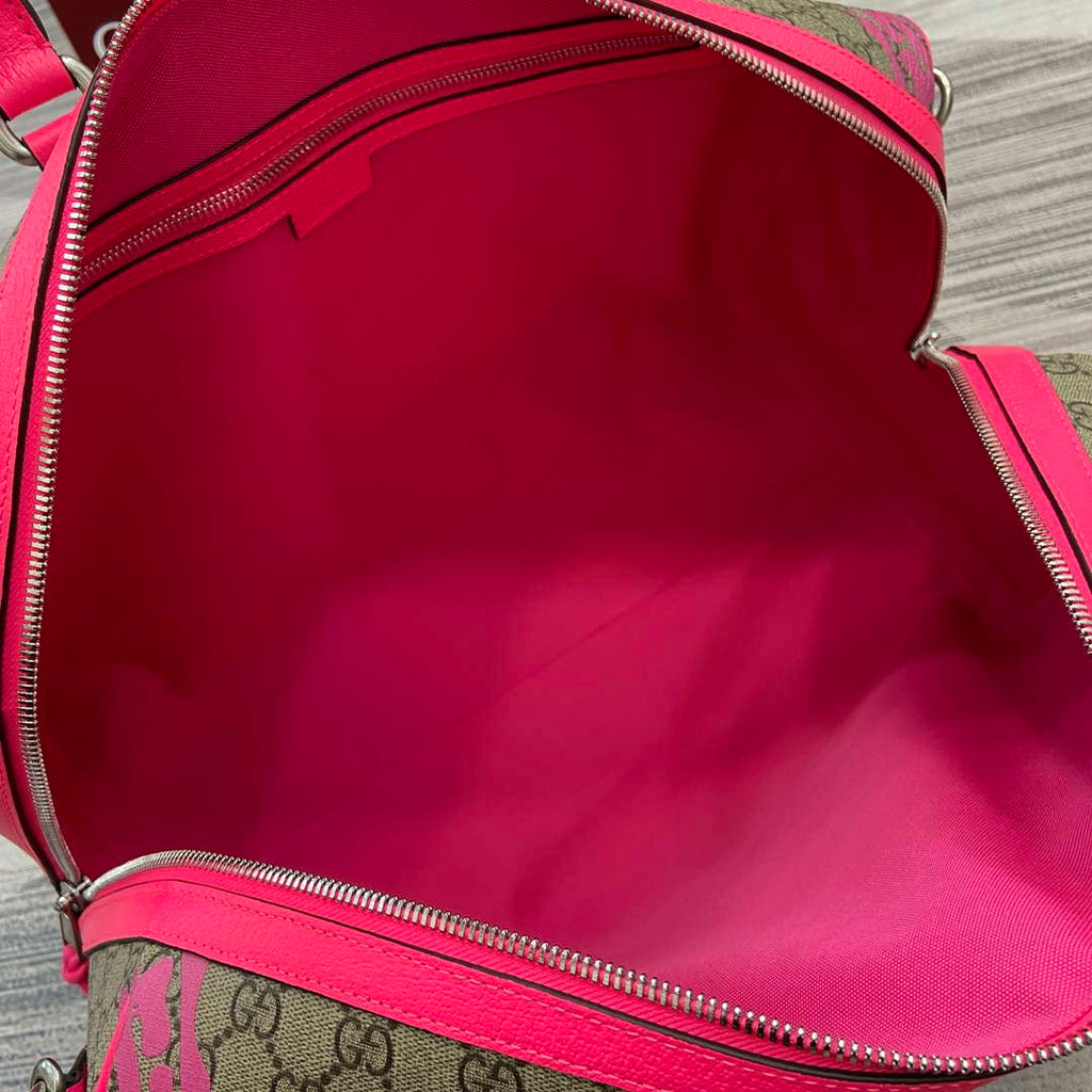 Gucci 834962 Medium Duffle Bag With Print Bright pink