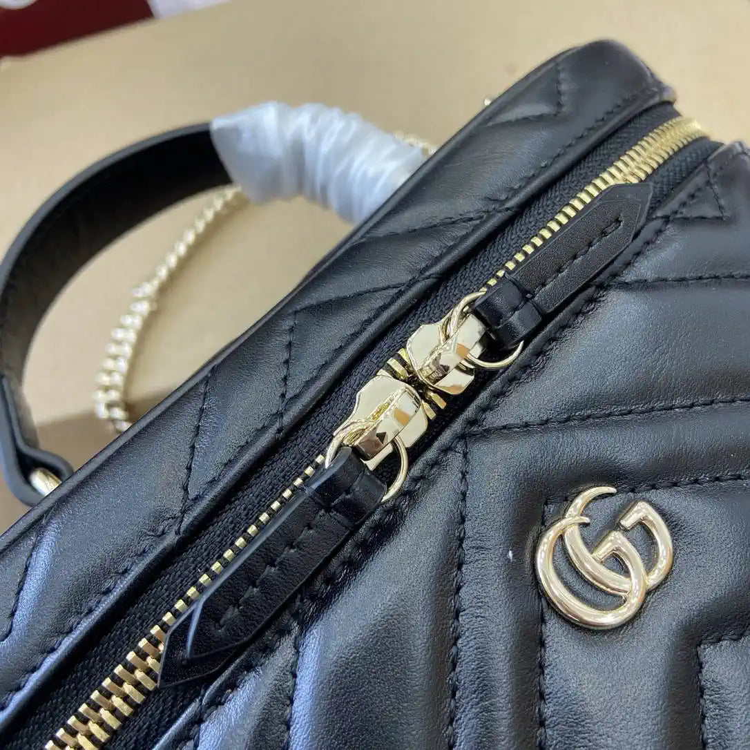 Gucci 837454 GG Marmont mini vanity bag Black