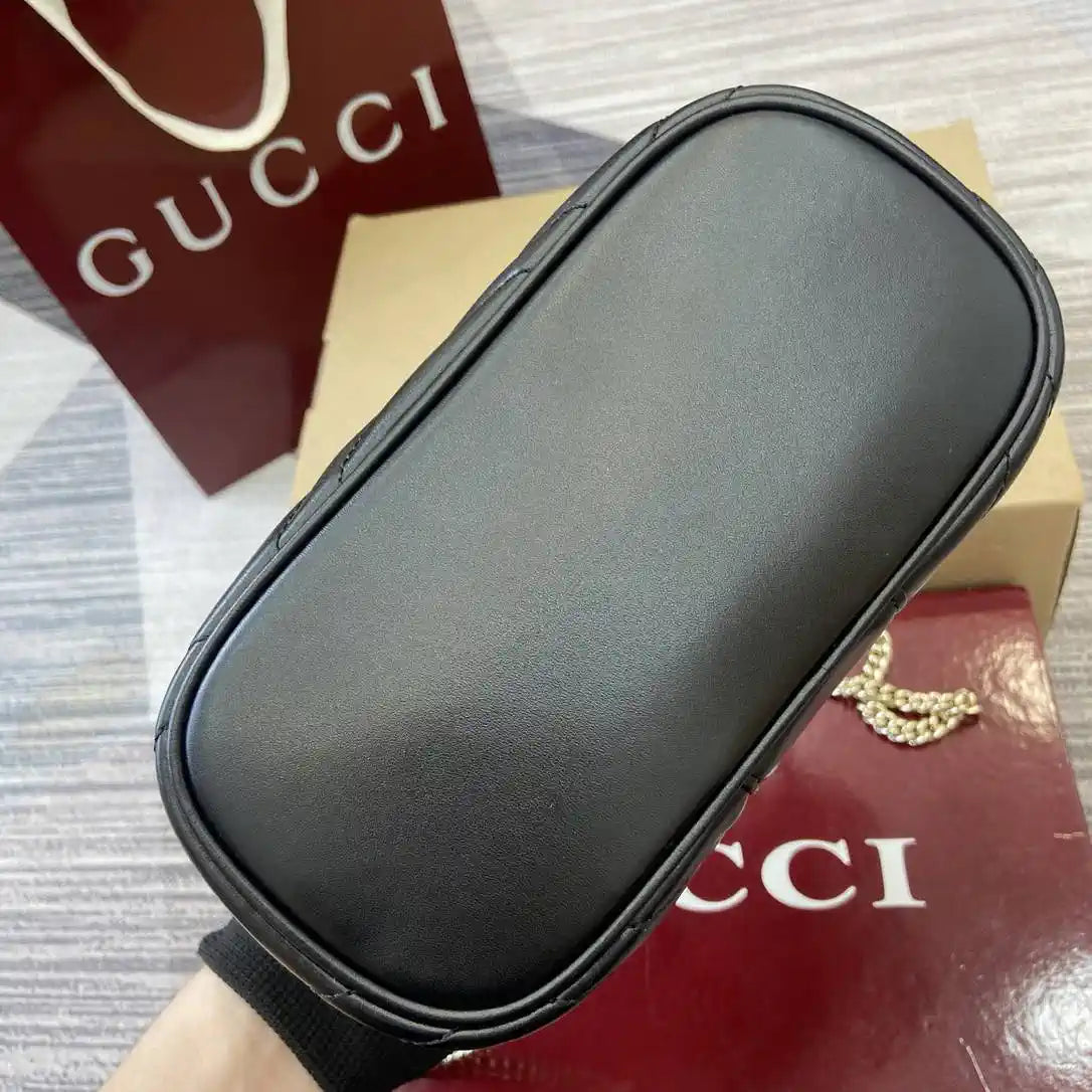 Gucci 837454 GG Marmont mini vanity bag Black