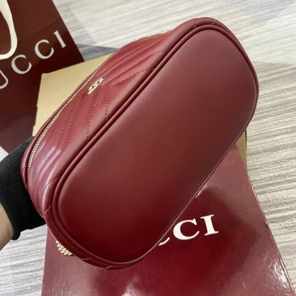 Gucci 837454 GG Marmont mini vanity bag Red