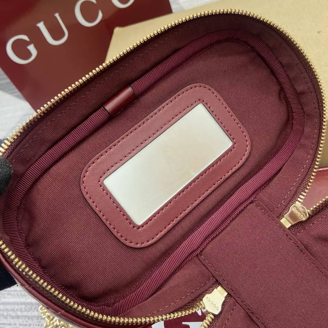 Gucci 837454 GG Marmont mini vanity bag Red