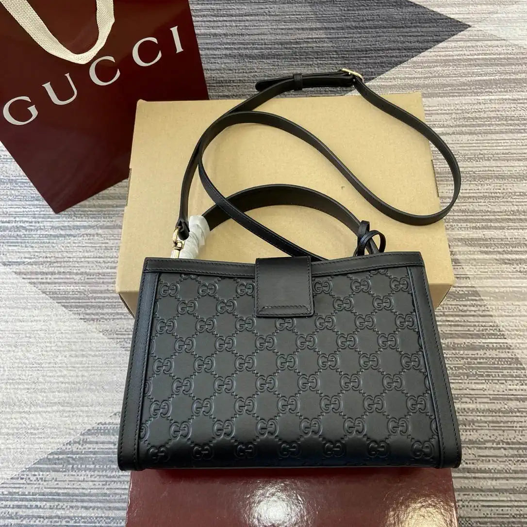 Gucci 838992 Padlock medium top handle bag  black GG leather