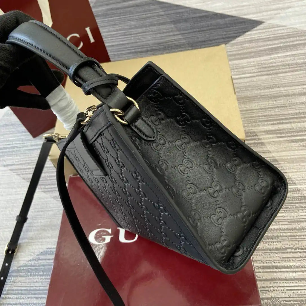 Gucci 838992 Padlock medium top handle bag  black GG leather