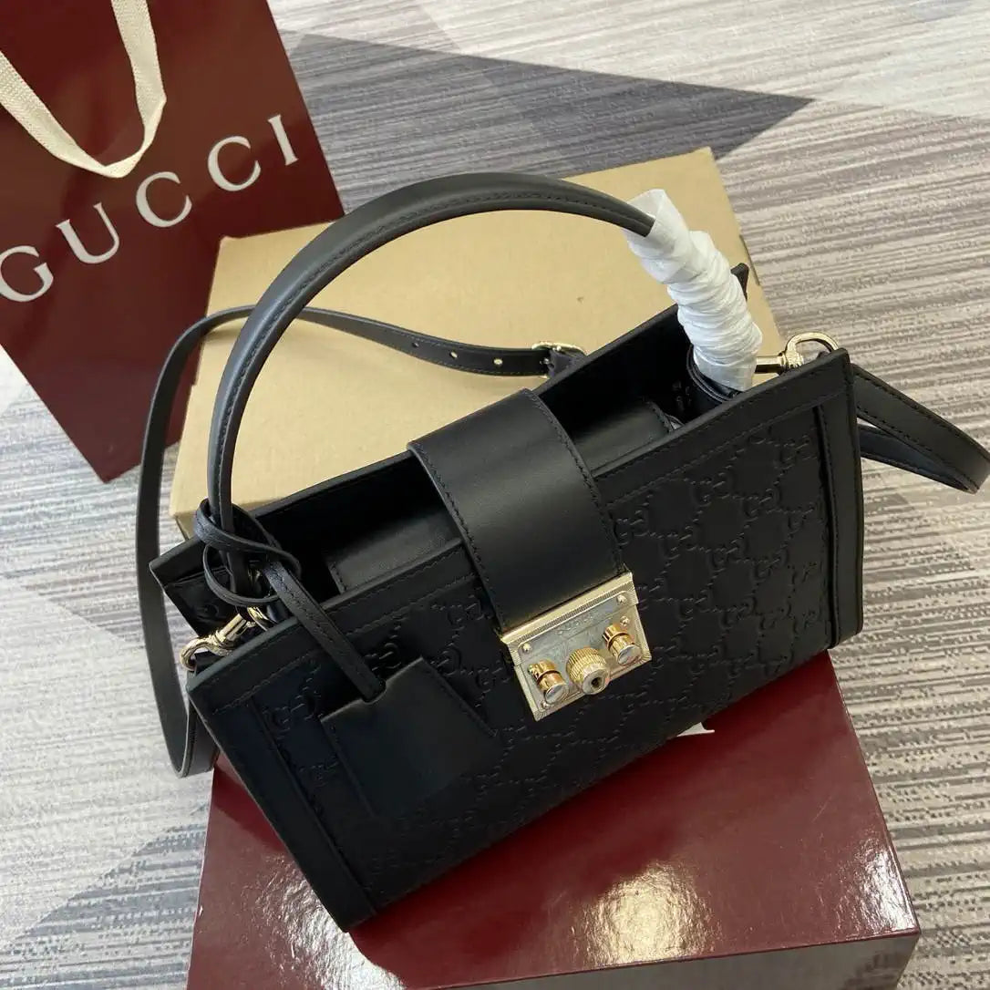 Gucci 838992 Padlock medium top handle bag  black GG leather