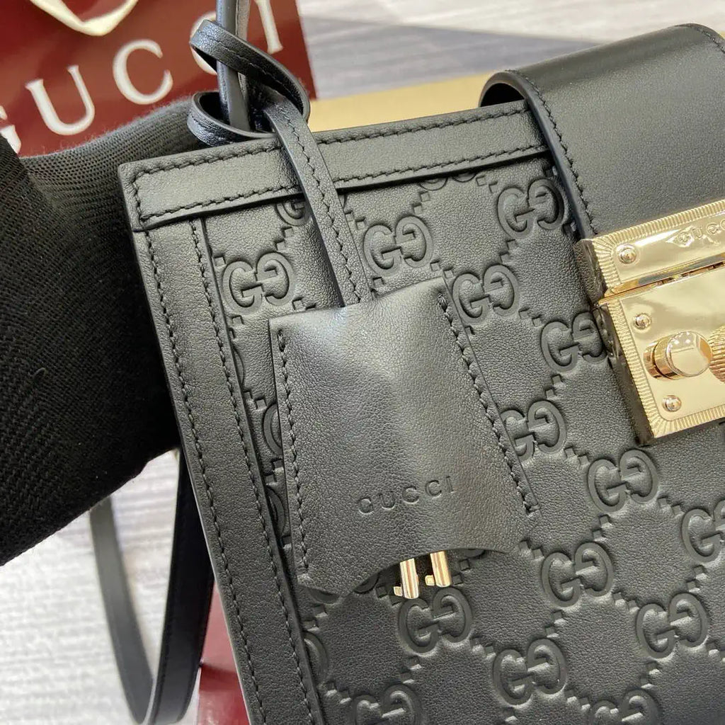 Gucci 838992 Padlock medium top handle bag  black GG leather