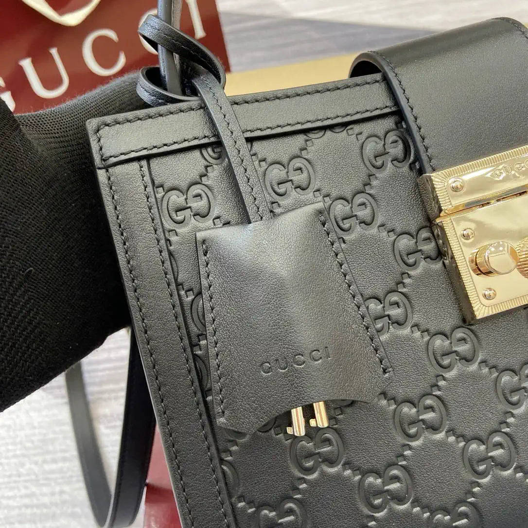 Gucci 838992 Padlock medium top handle bag  black GG leather