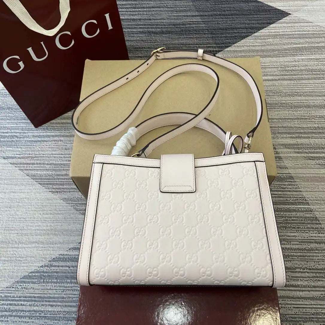 Gucci 838992 Padlock medium top handle bag Lithg Pink GG leather