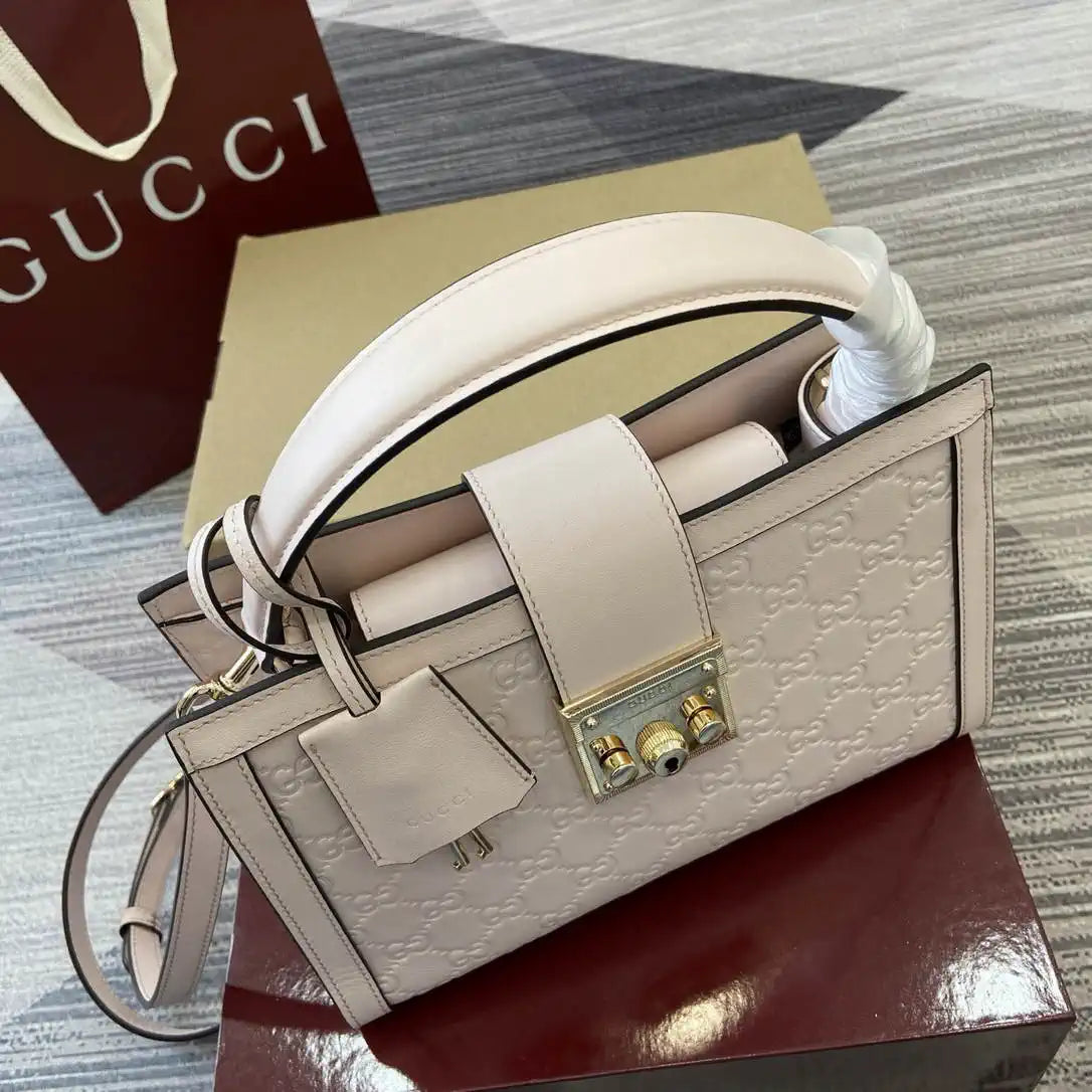 Gucci 838992 Padlock medium top handle bag Lithg Pink GG leather
