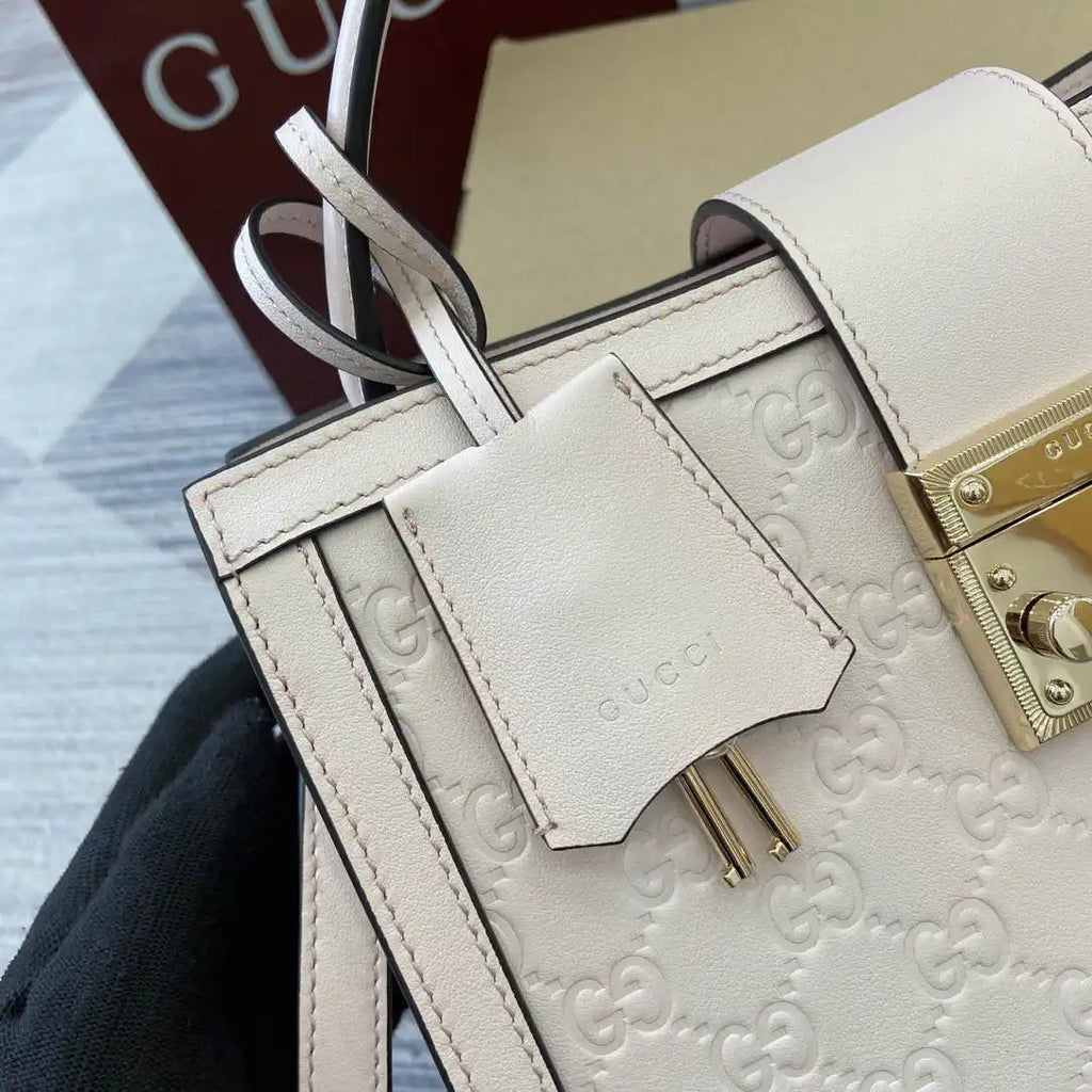 Gucci 838992 Padlock medium top handle bag Lithg Pink GG leather