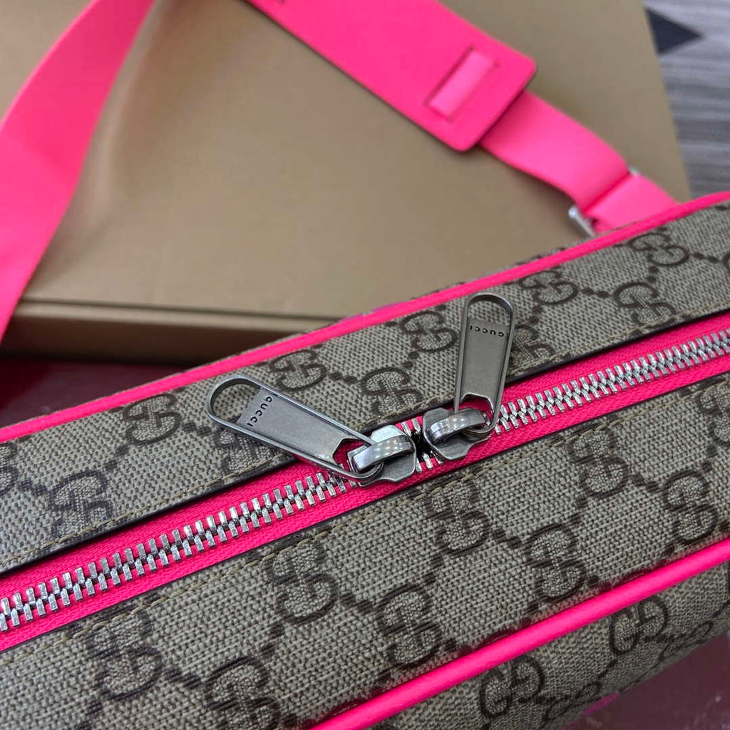 Gucci 839380 Medium Crossbody Bag With Print Bright pink