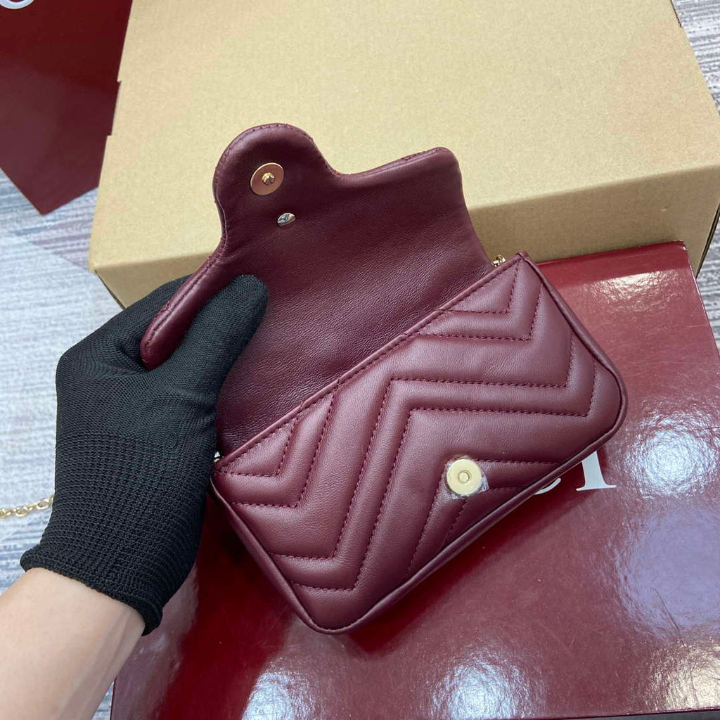 Gucci 841290 GG Marmont Mini Shoulder Bag Ancora red