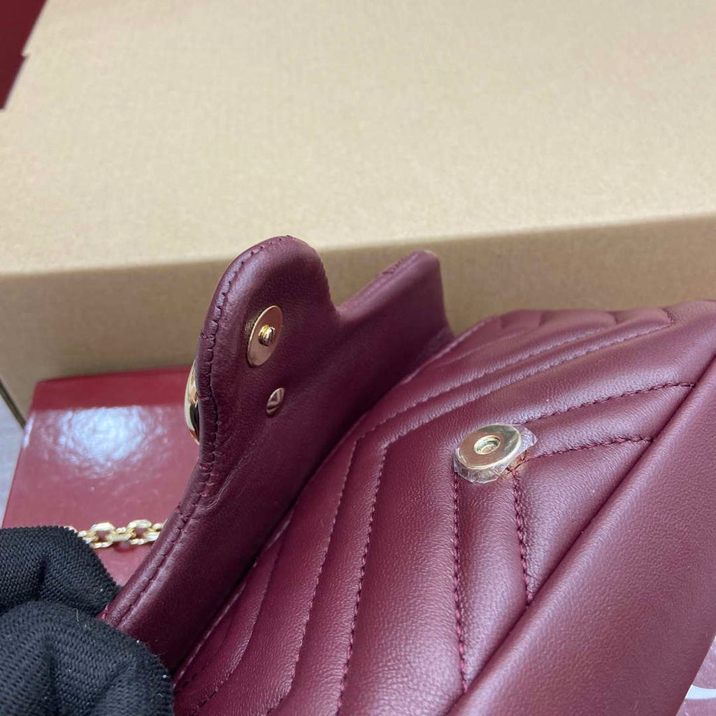 Gucci 841290 GG Marmont Mini Shoulder Bag Ancora red