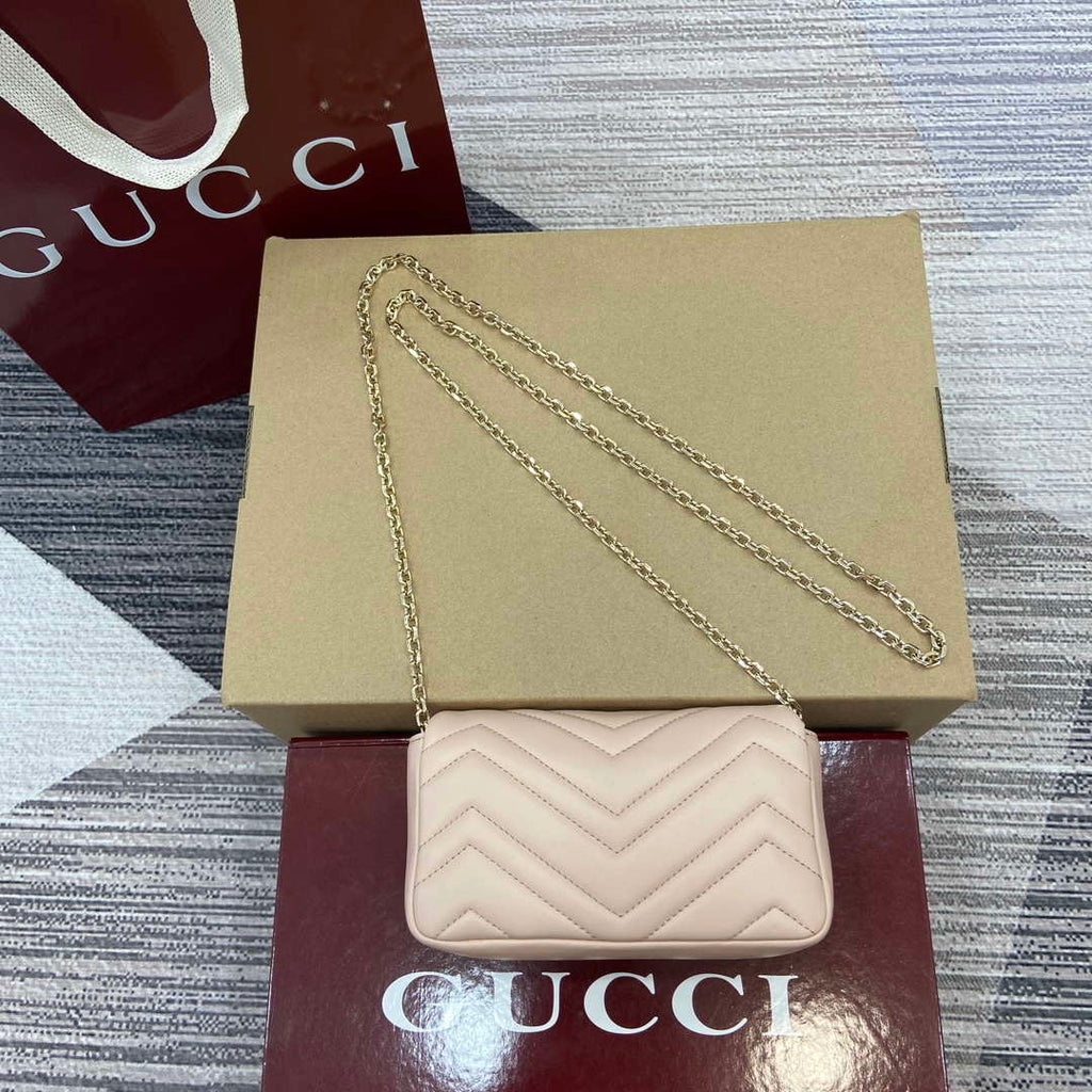 Gucci 841290 GG Marmont Mini Shoulder Bag Light pink