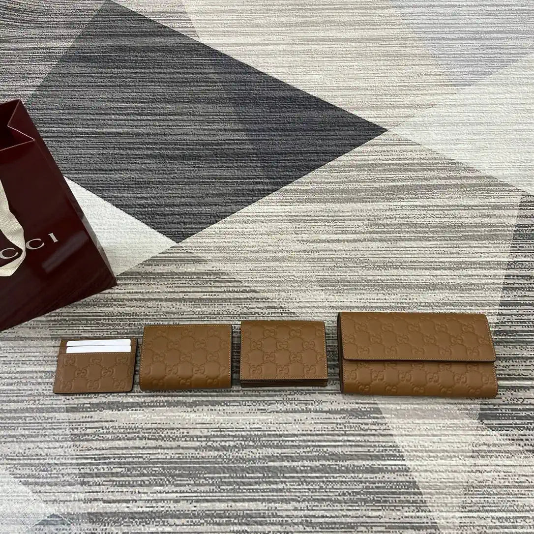 Gucci 847207 GG Emblem card case Rosso Ancora Brown GG leather