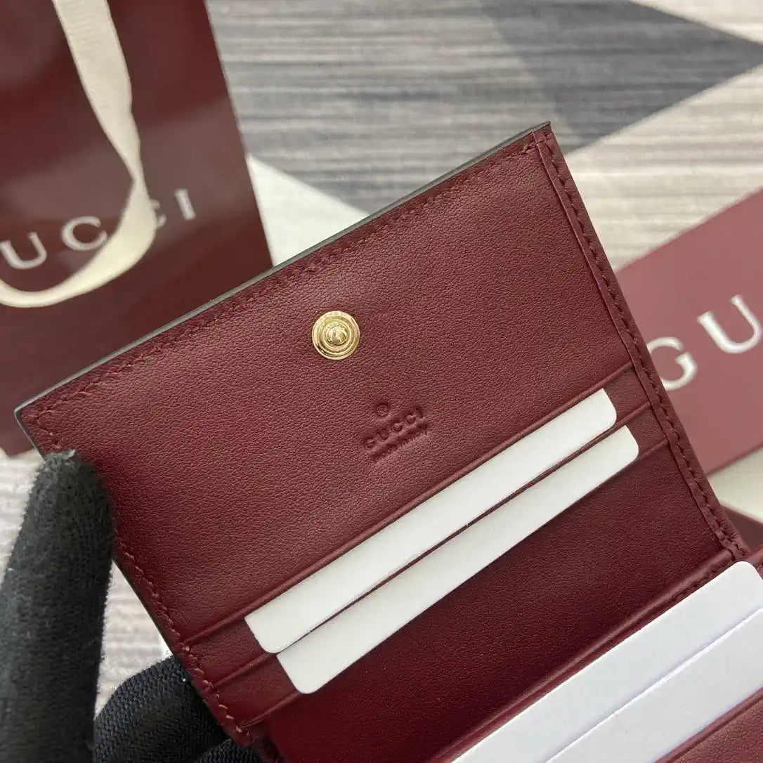 Gucci 847207 GG Emblem small wallet Rosso Ancora red GG leather