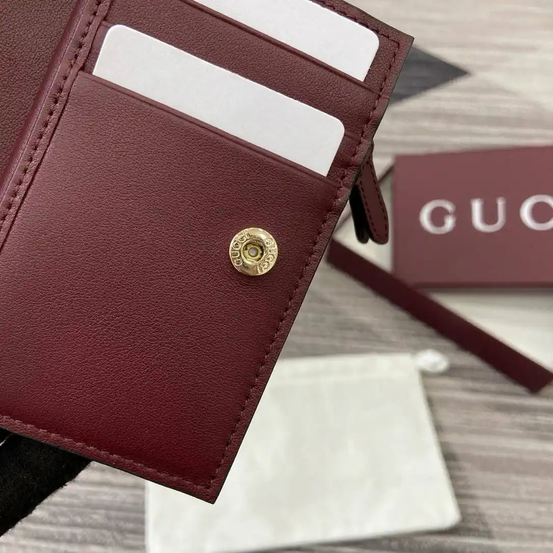Gucci 847208 GG Emblem small wallet Rosso Ancora red GG leather