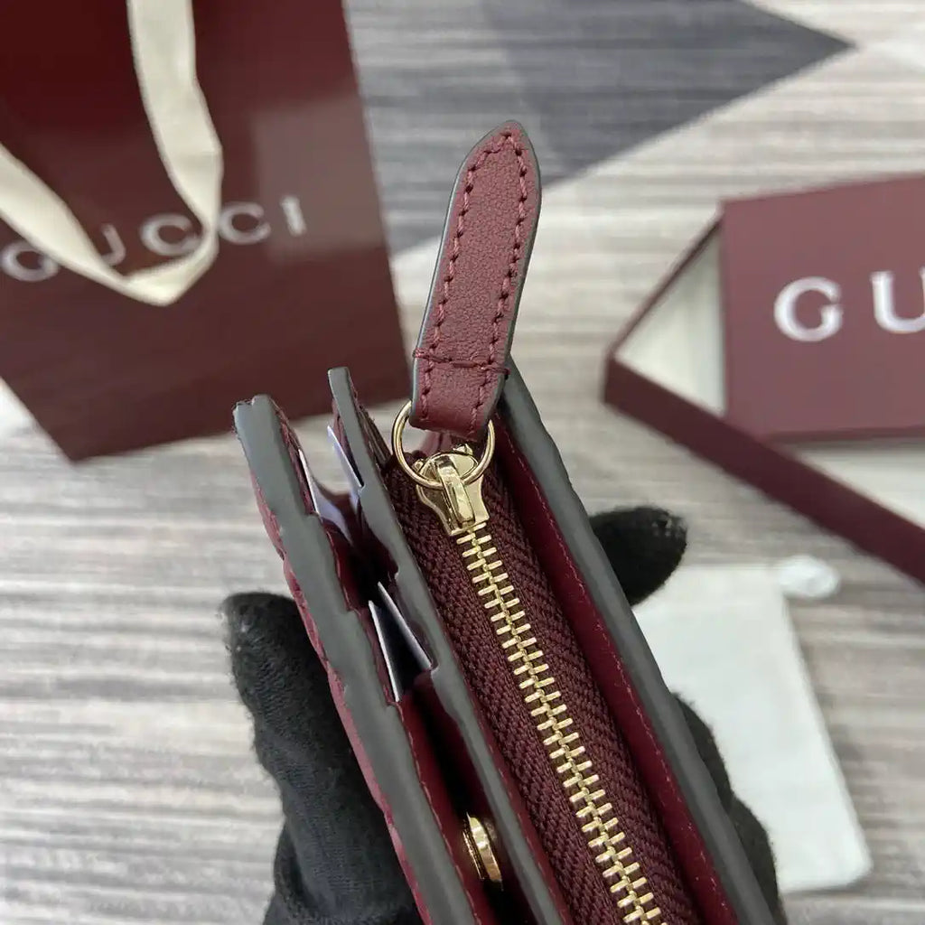 Gucci 847208 GG Emblem small wallet Rosso Ancora red GG leather