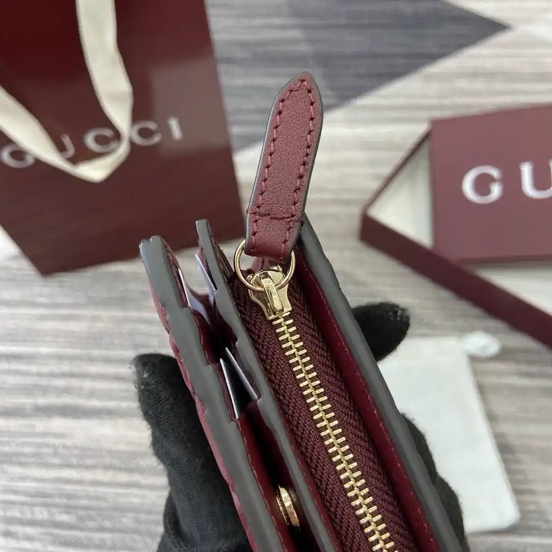 Gucci 847208 GG Emblem small wallet Rosso Ancora red GG leather