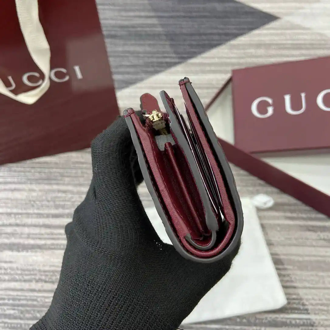 Gucci 847208 GG Emblem small wallet Rosso Ancora red GG leather