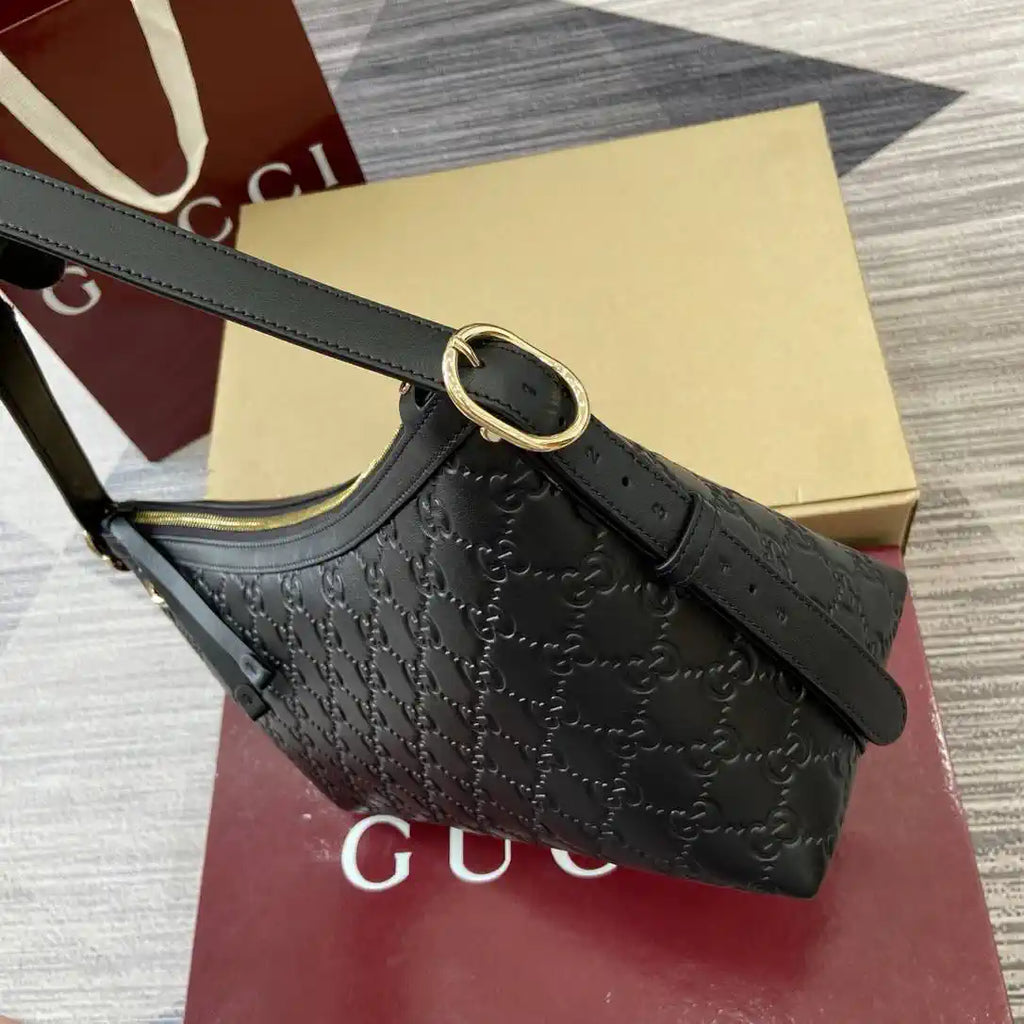 Gucci 847449 GG Emblem medium shoulder bag Black
