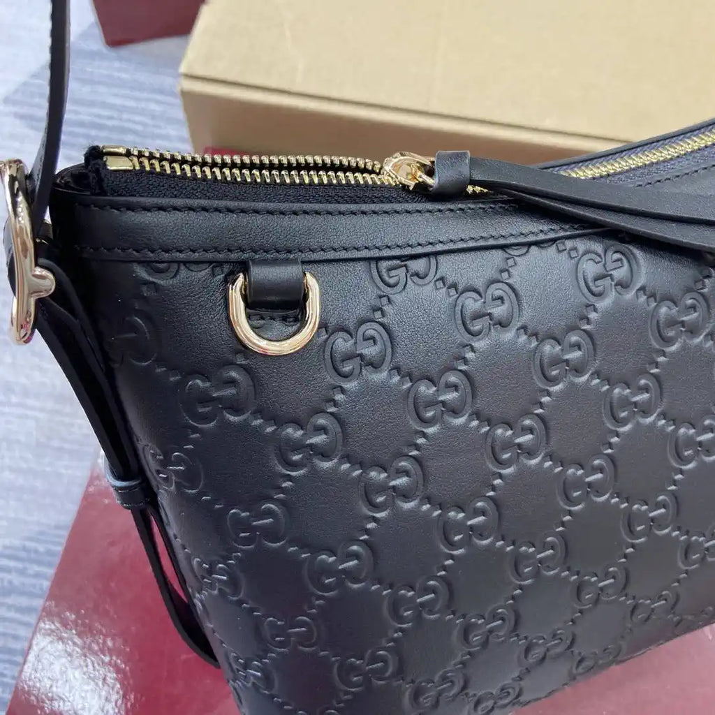 Gucci 847449 GG Emblem medium shoulder bag Black