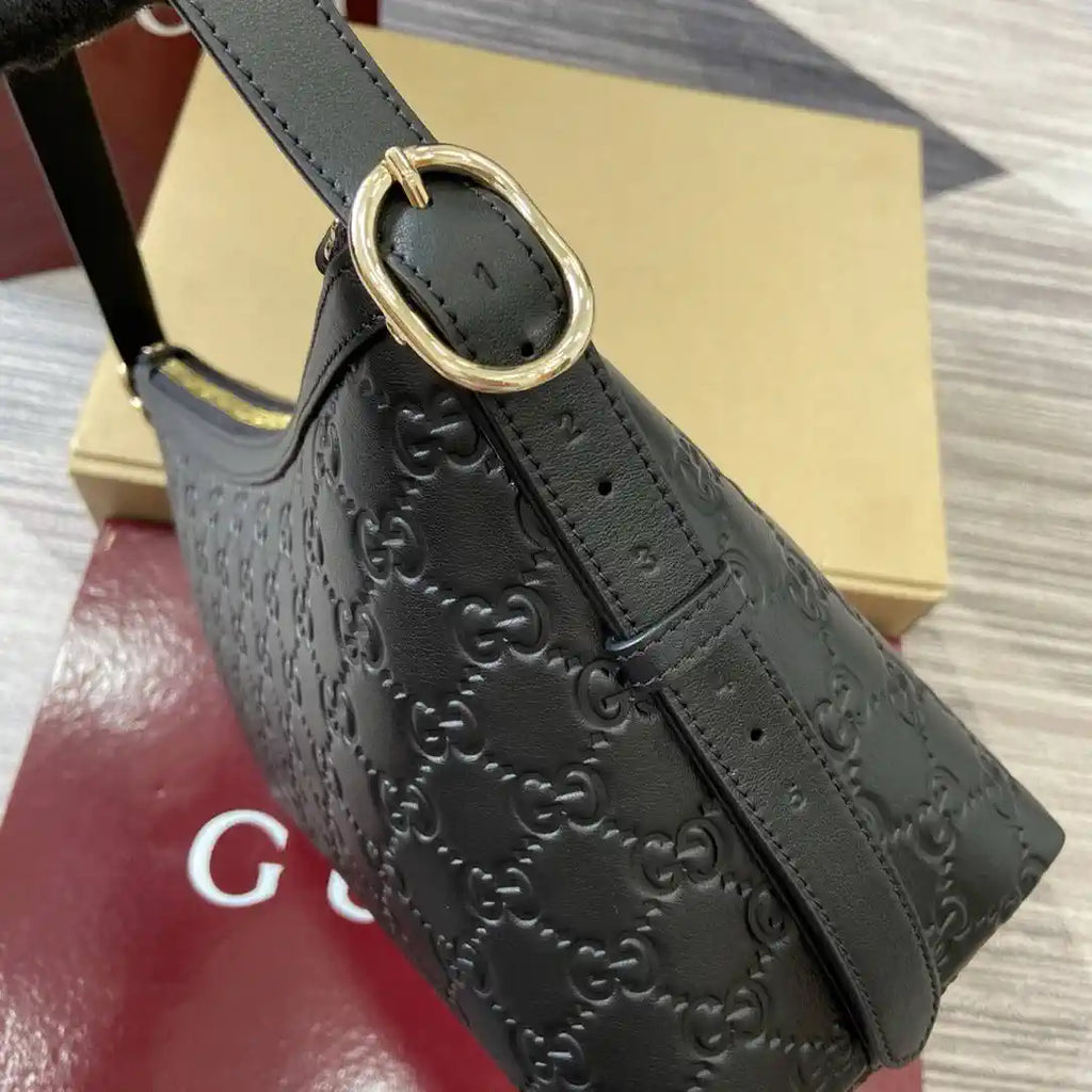 Gucci 847449 GG Emblem medium shoulder bag Black