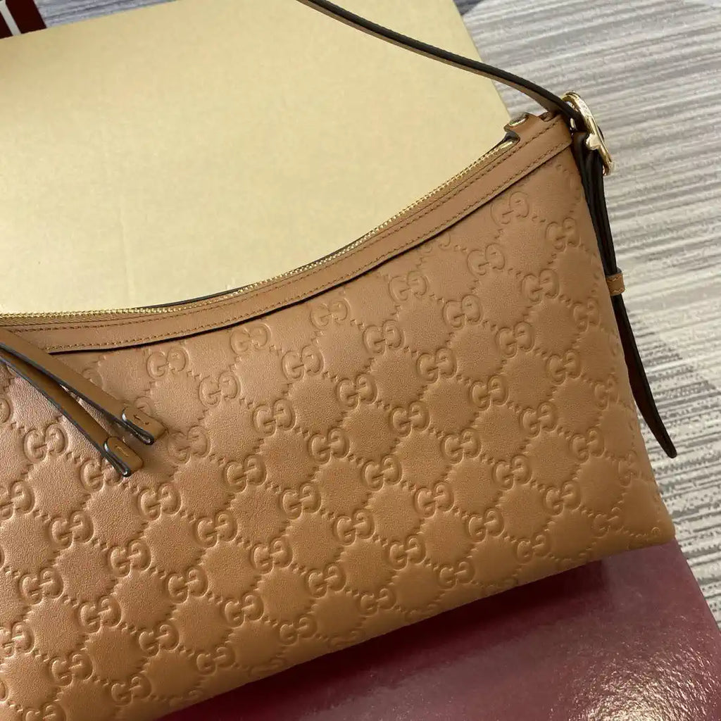 Gucci 847449 GG Emblem medium shoulder bag Brown