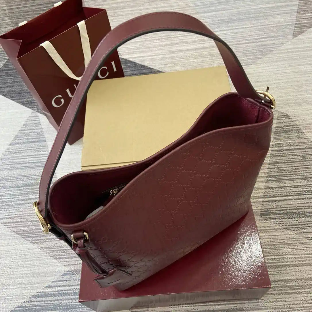 Gucci 847452 GG Emblem medium shoulder bag Red GG leather