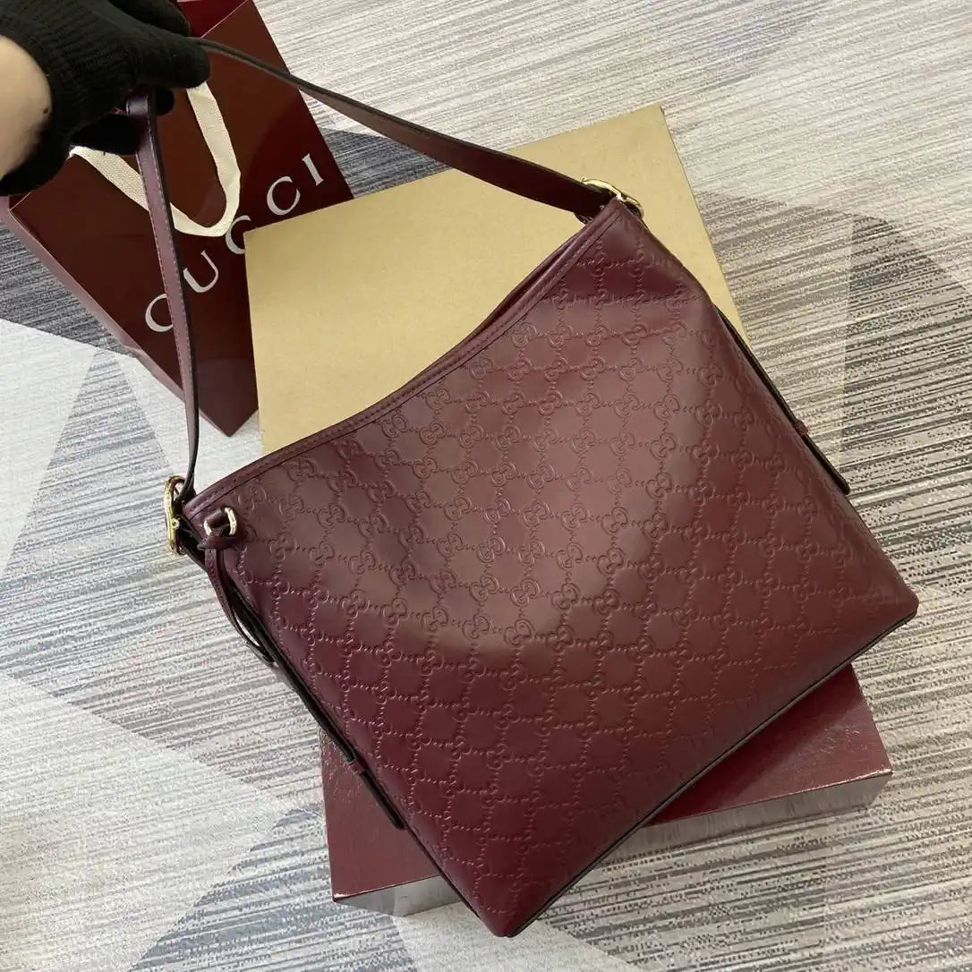 Gucci 847452 GG Emblem medium shoulder bag Red GG leather