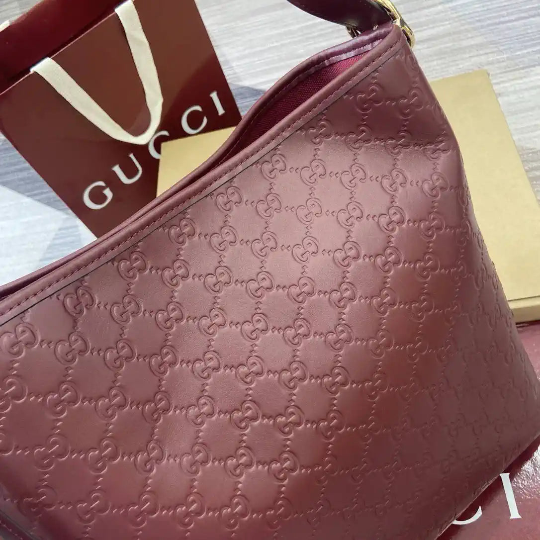 Gucci 847452 GG Emblem medium shoulder bag Red GG leather