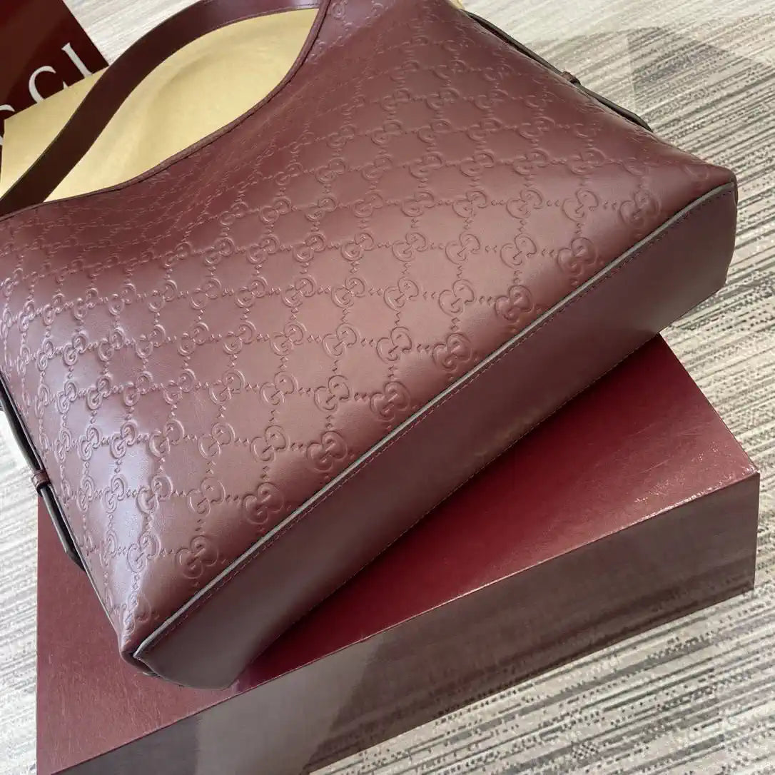 Gucci 847452 GG Emblem medium shoulder bag Red GG leather