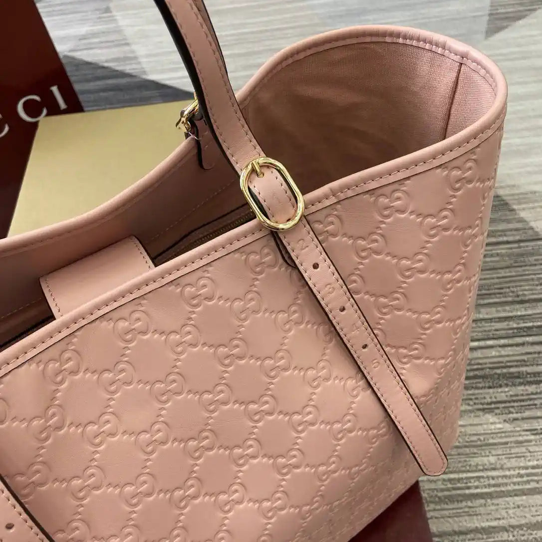 Gucci 847455 GG Emblem Large tote bag Pink