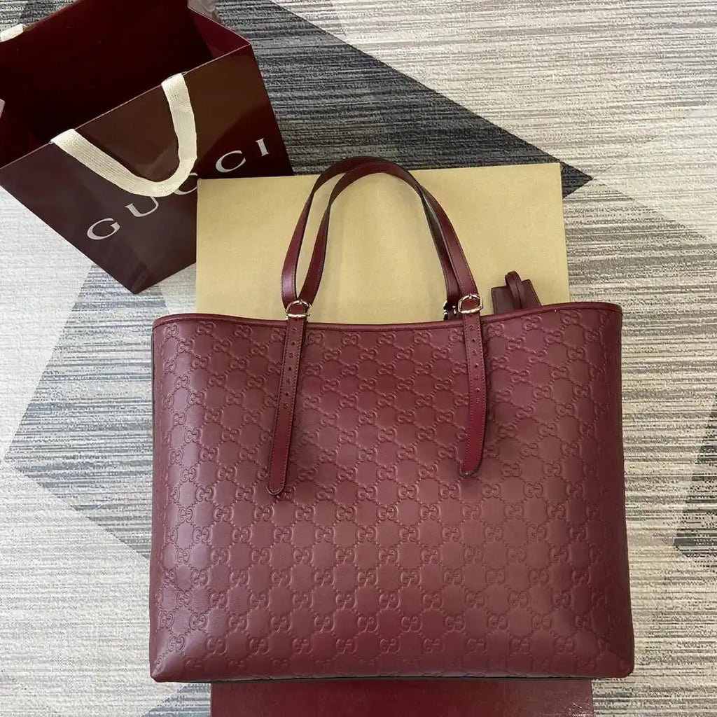 Gucci 847455 GG Emblem Large tote bag Red