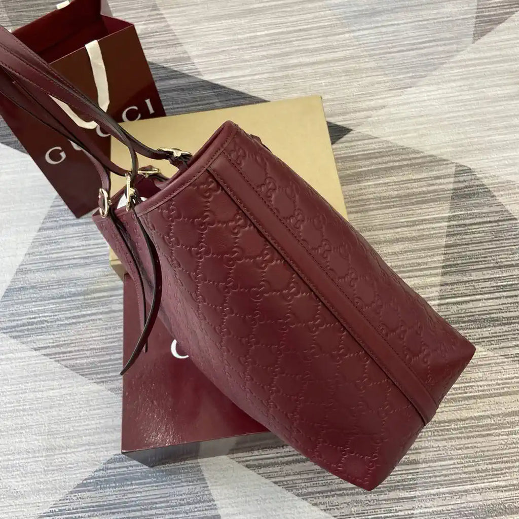 Gucci 847455 GG Emblem Large tote bag Red