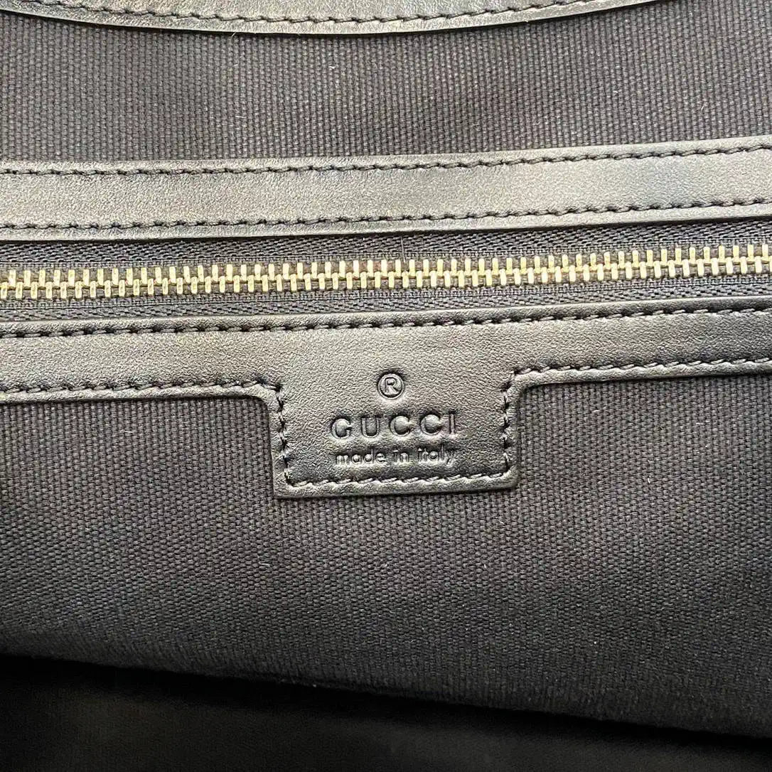 Gucci 847455 GG Emblem Large tote bag Black