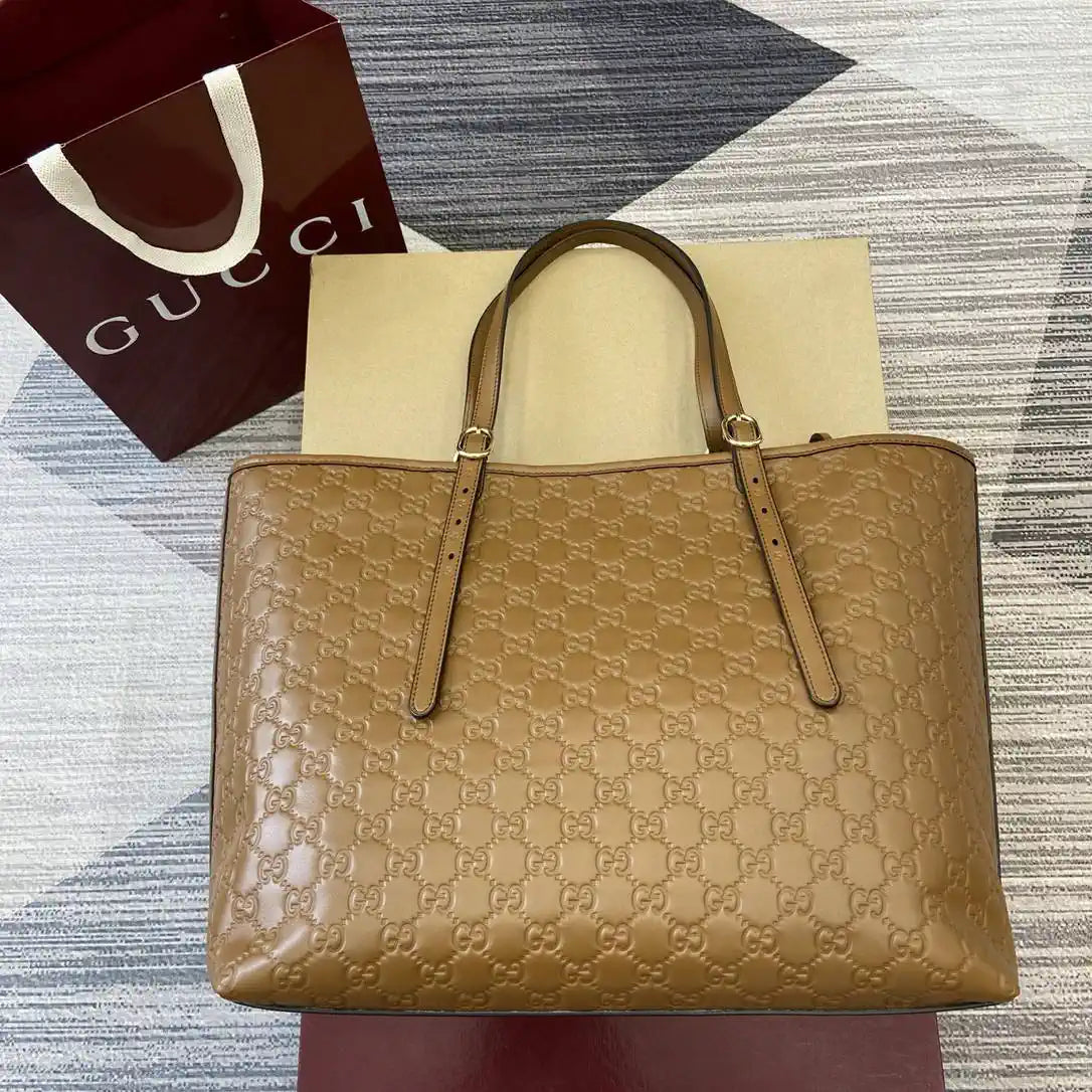 Gucci 847455 GG Emblem Large tote bag Brown