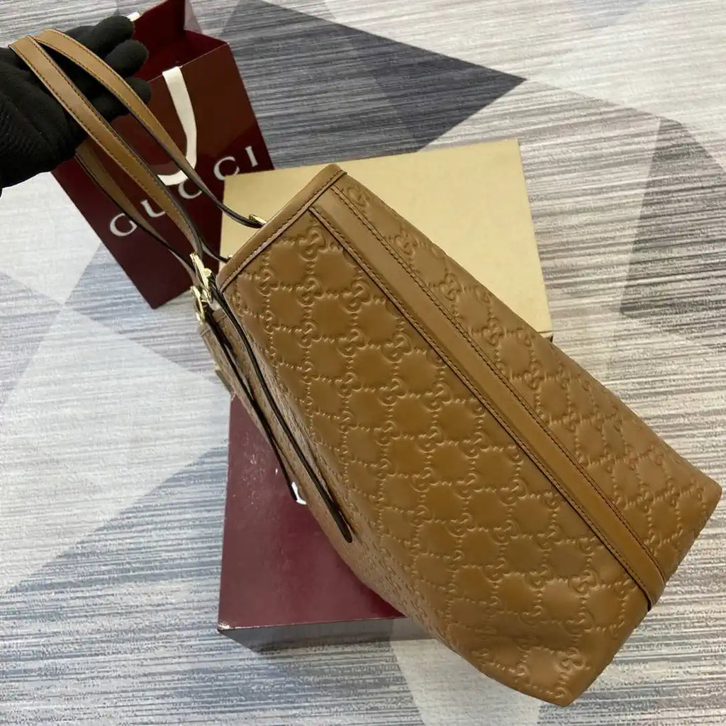 Gucci 847455 GG Emblem Large tote bag Brown