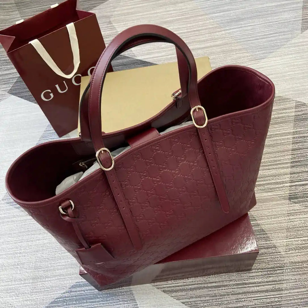 Gucci 847455 GG Emblem Large tote bag Red