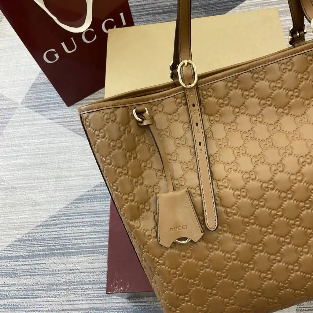 Gucci 847455 GG Emblem Large tote bag Brown