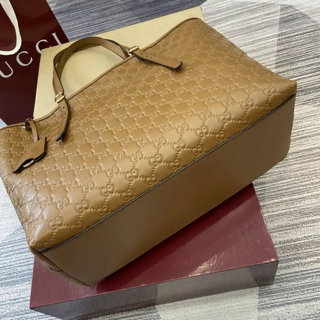 Gucci 847455 GG Emblem Large tote bag Brown