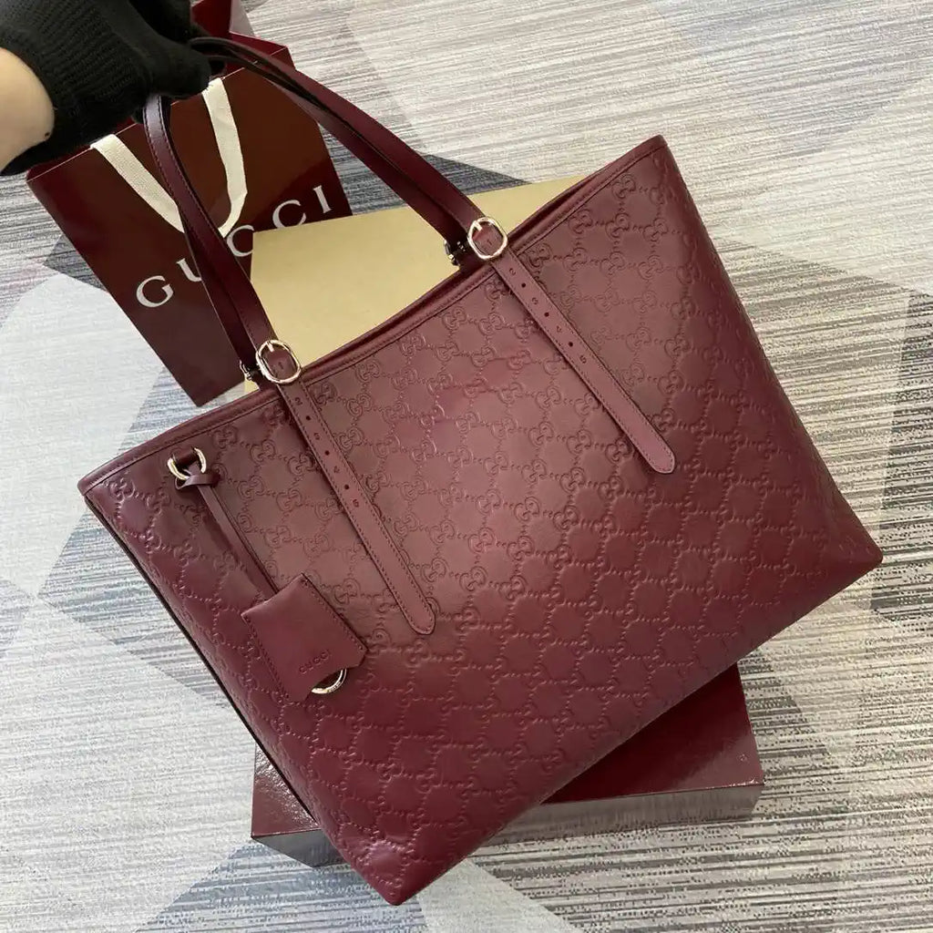 Gucci 847455 GG Emblem Large tote bag Red