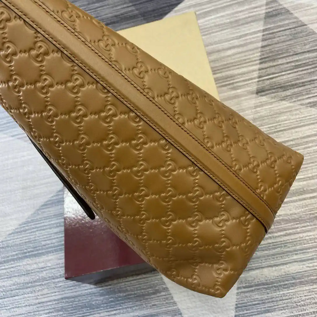 Gucci 847455 GG Emblem Large tote bag Brown