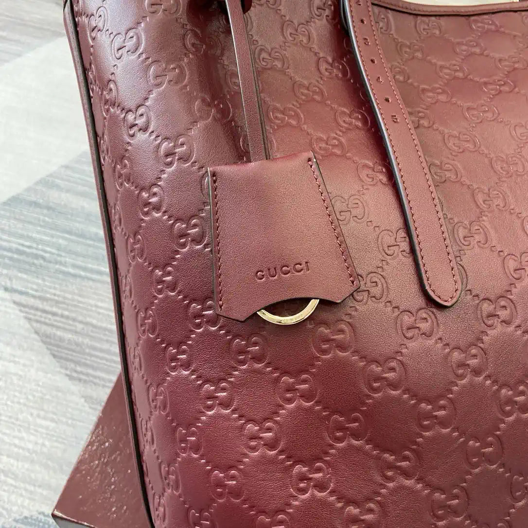 Gucci 847455 GG Emblem Large tote bag Red