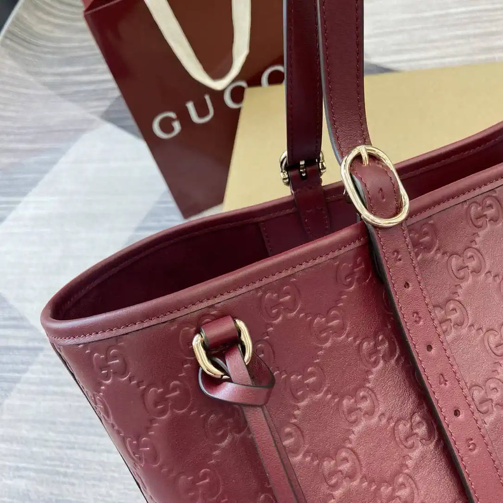Gucci 847455 GG Emblem Large tote bag Red