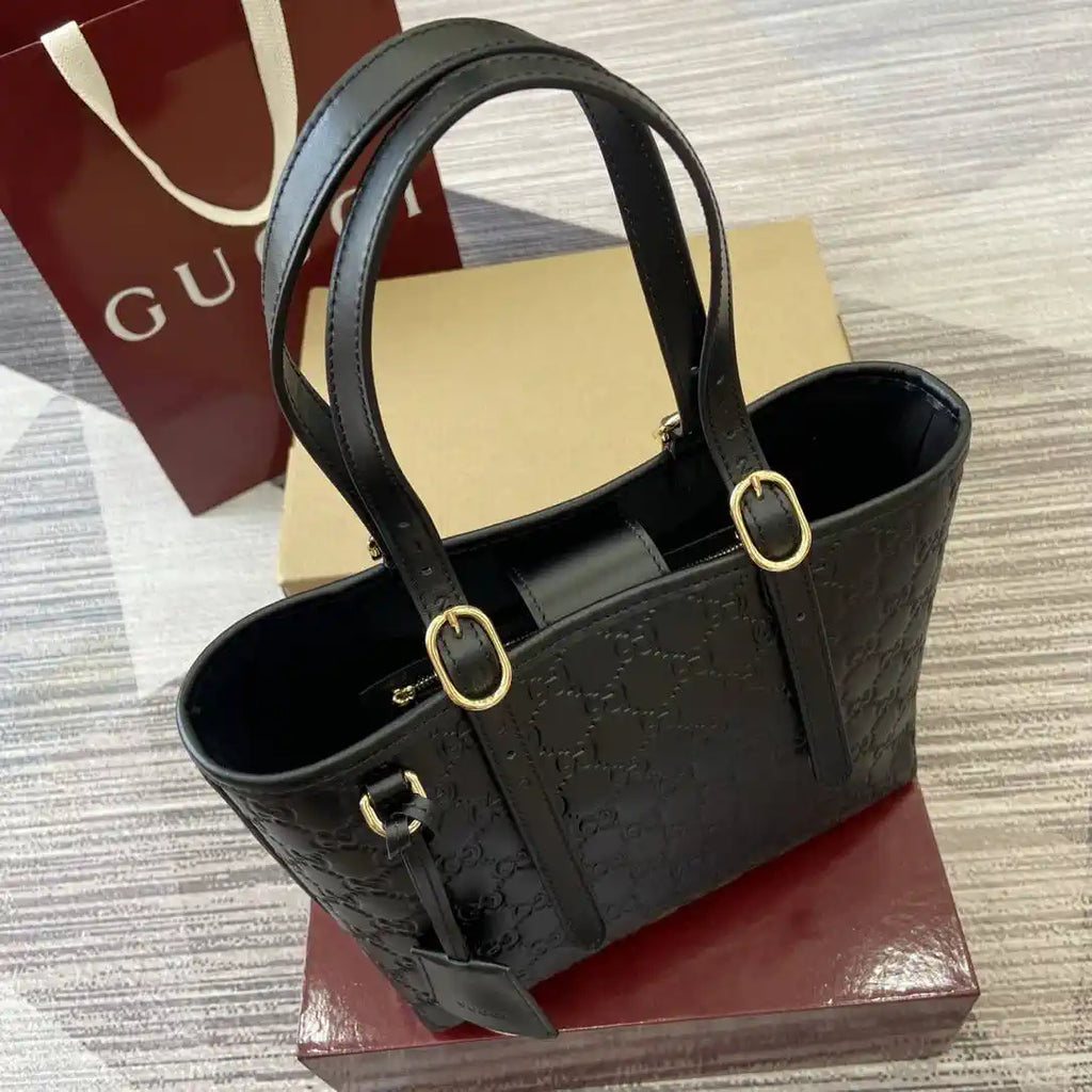 Gucci 847456 GG Emblem medium tote bag Black